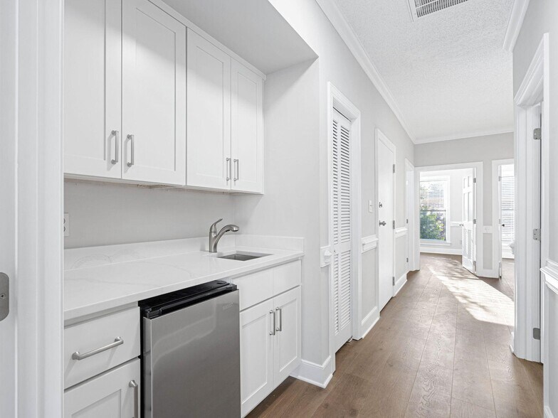 More Photos Of 6512 Six Forks Rd, Raleigh Coworking Space