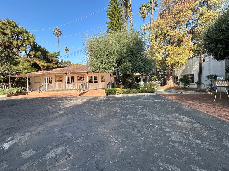 Primary Photo Of 315 E 4th St, Ontario Flex For Sale