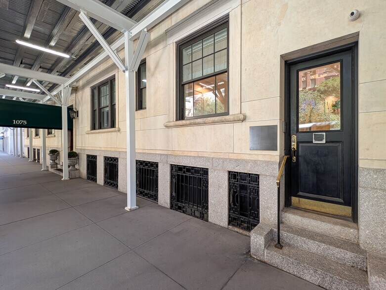 More Photos Of 1075 Park Ave, New York Apartments For Sale