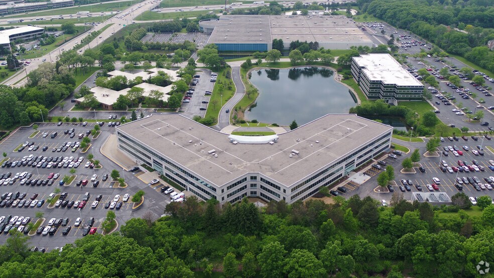 More Photos Of 3000 Lakeside Dr, Bannockburn Office For Lease