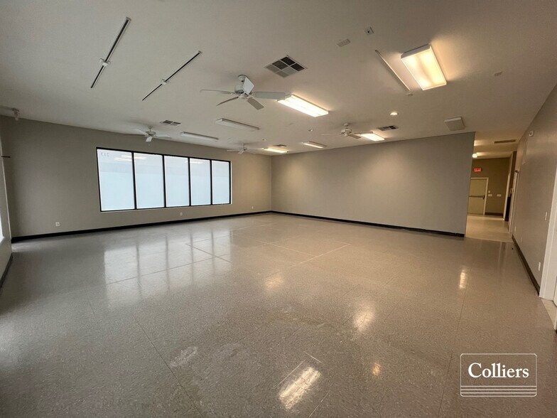 More Photos Of 2108-2126 Bryan Valley Commercial Dr, O'Fallon Storefront Retail Office For Lease