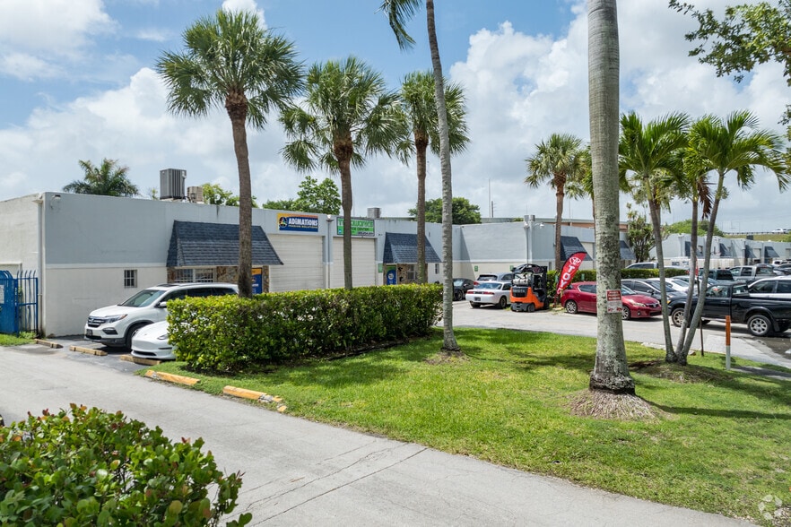 More Photos Of 12110-12158 SW 114th Pl, Miami Unknown For Lease