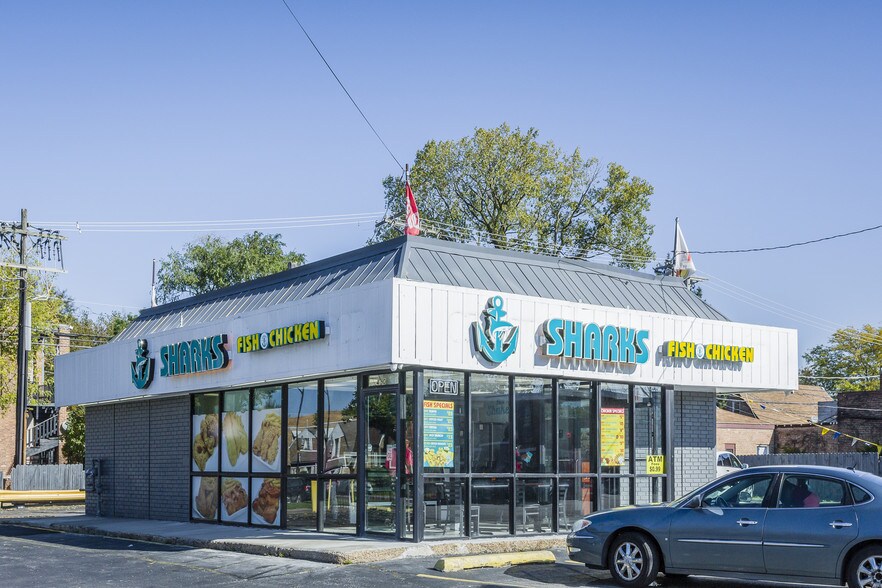Primary Photo Of 400 E 87th St, Chicago Fast Food For Sale