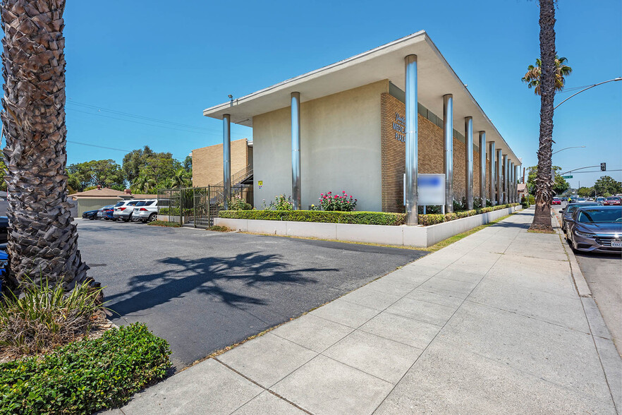 Primary Photo Of 2777 Pacific Ave, Long Beach Medical For Lease