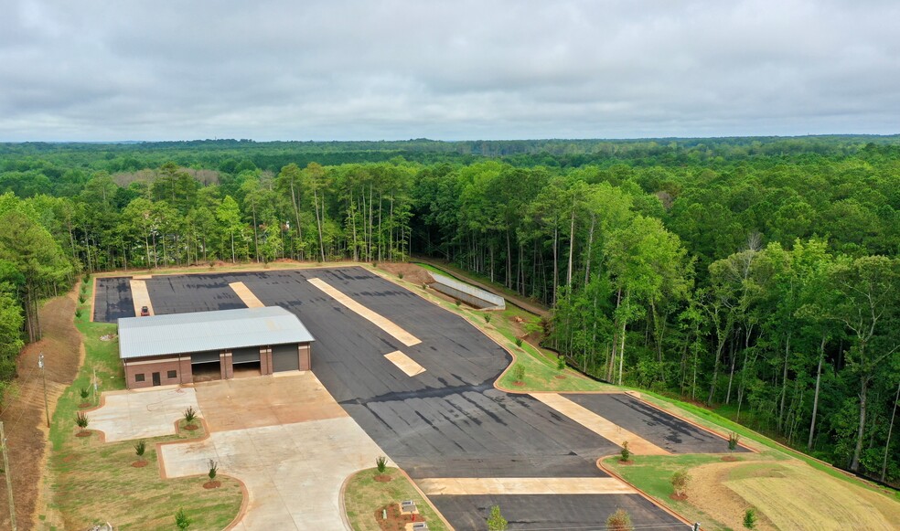 Primary Photo Of 570 Steele dr, Hampton Truck Terminal For Lease