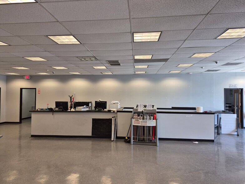 More Photos Of 87 Broadway, Saugus Freestanding For Lease