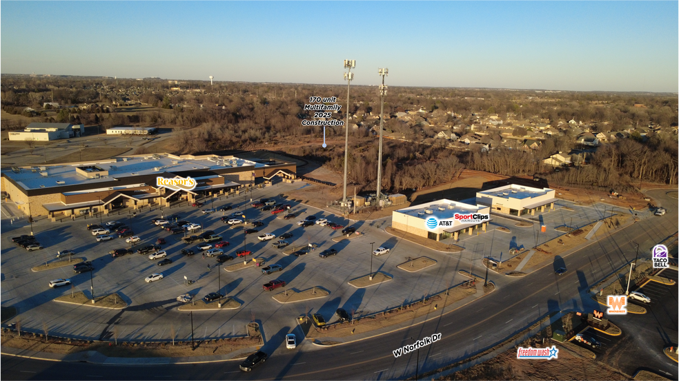 More Photos Of 1810 Norfolk, Broken Arrow Land For Lease