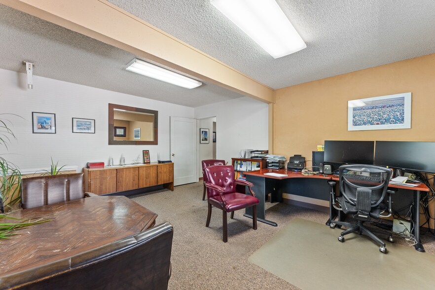 More Photos Of 235 W Pueblo St, Reno Research And Development For Lease