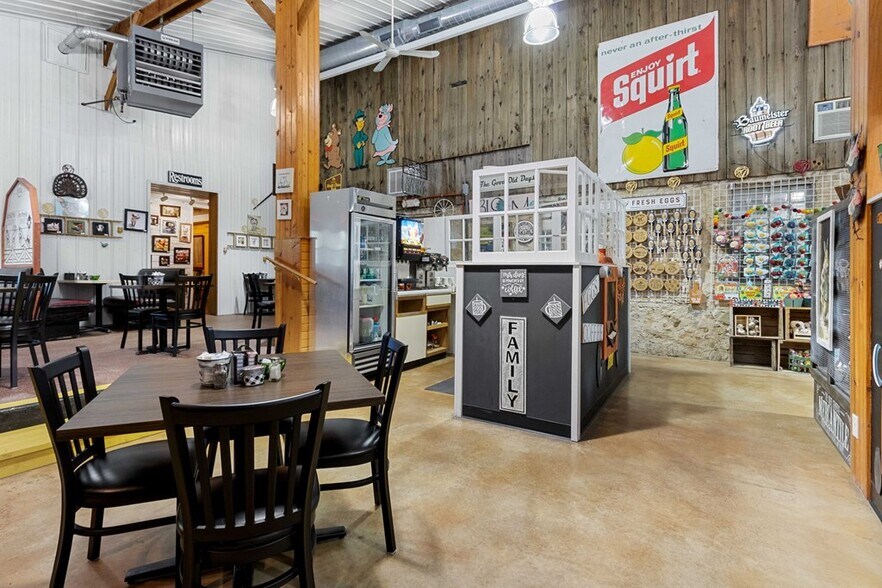 More Photos Of 6216 WI-42, Egg Harbor General Retail For Sale