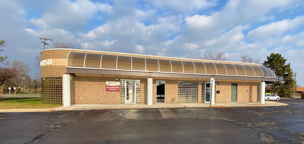 More Photos Of 43750 Woodward Ave, Bloomfield Hills Medical For Lease
