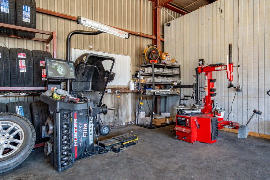 More Photos Of 1004 W Main St, Crowley Auto Repair For Sale