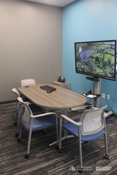 More Photos Of 33095 Bainbridge Rd, Solon Flex For Sale