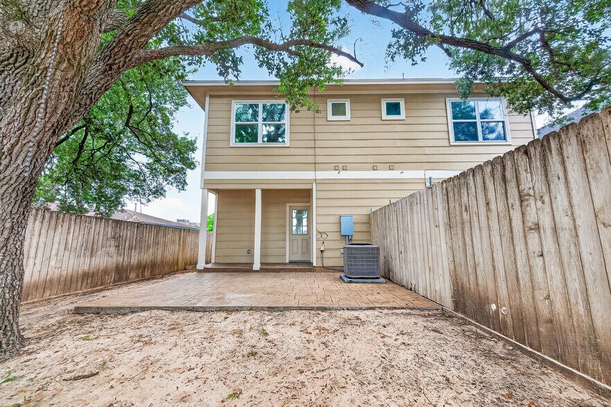 More Photos Of 14134 Packard St, Houston Specialty For Sale