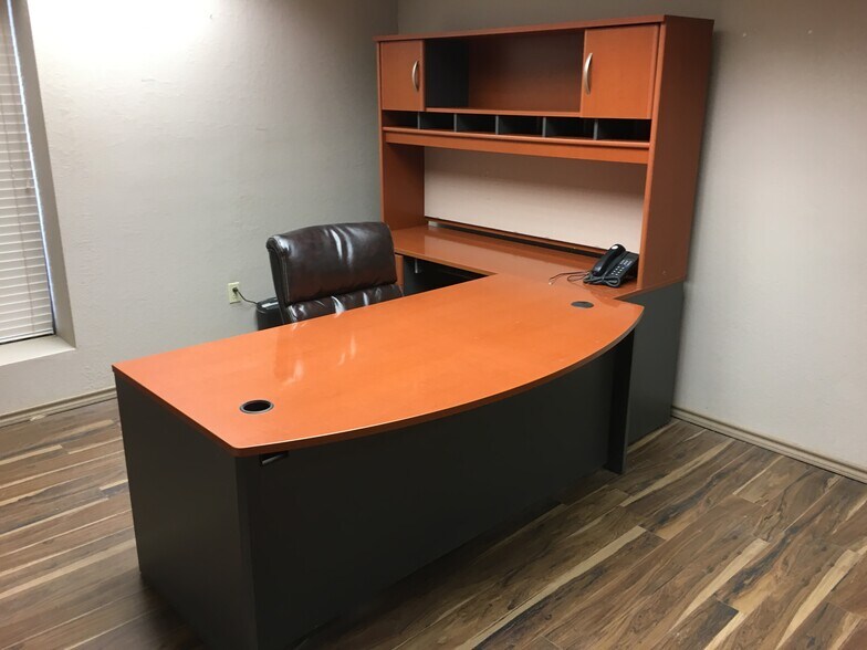 More Photos Of 103 W Gulf St, Sundown Warehouse For Sale