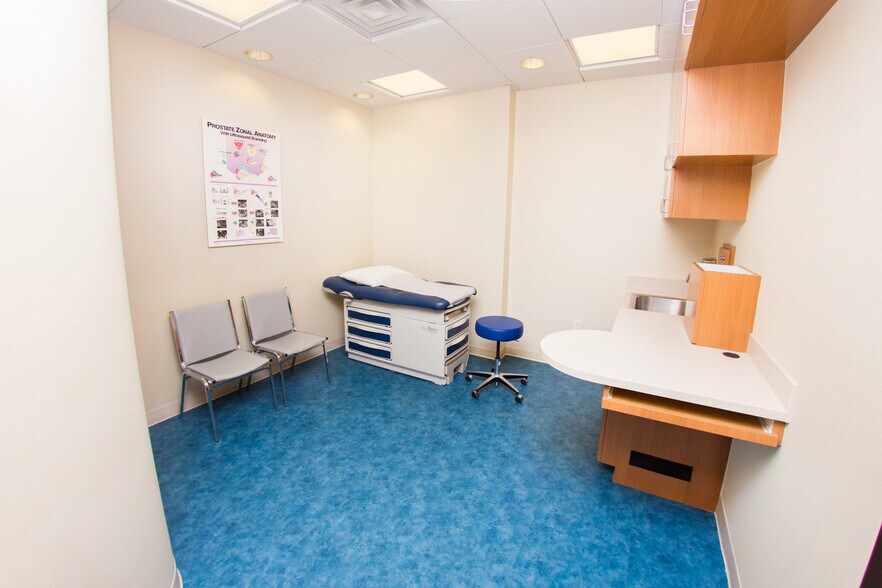 More Photos Of 20900 NE 30th Ave, Aventura Office For Sale