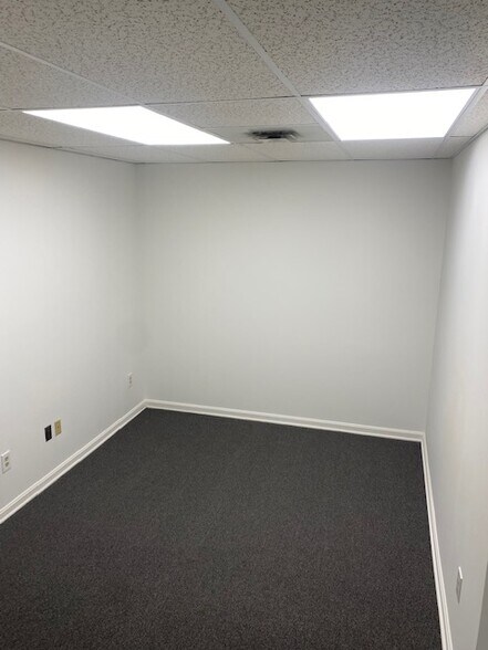 More Photos Of 4216 Evergreen Ln, Annandale Medical For Sale