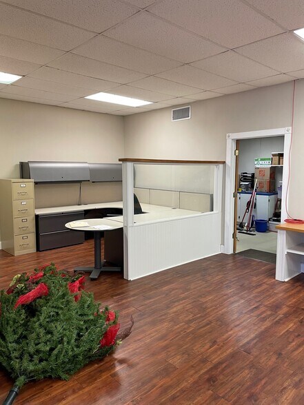 More Photos Of 25 Meadowland, Universal City Coworking Space