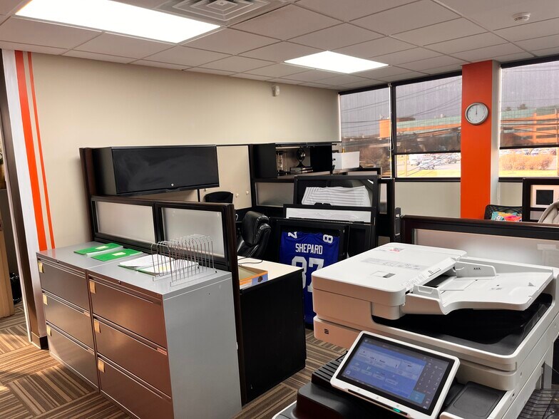 More Photos Of 600 Broadhollow Rd, Melville Office For Lease