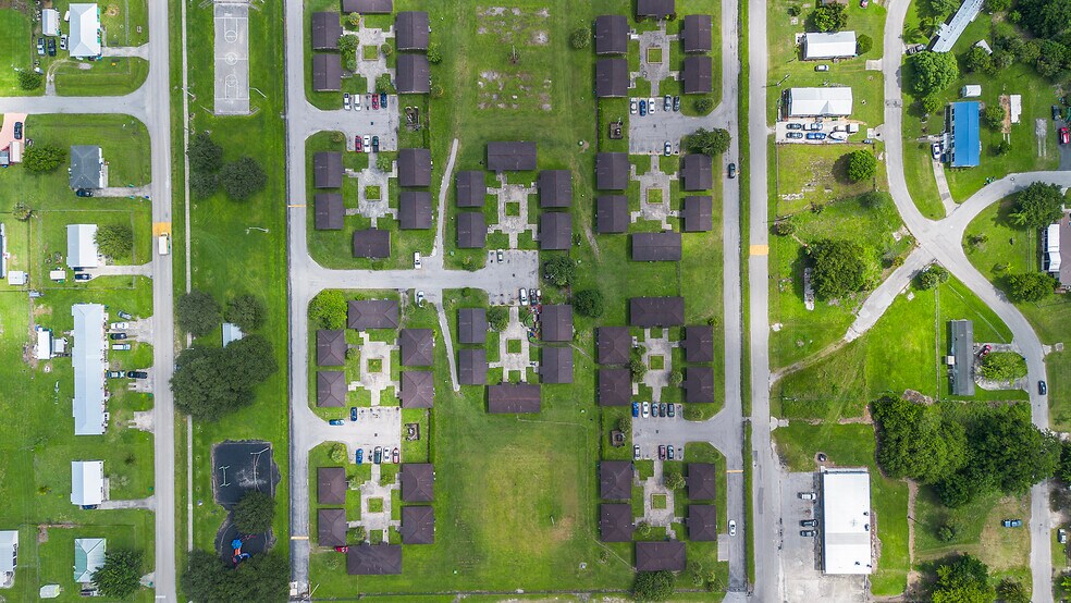 More Photos Of 700 Harlem Tenants Cir, Clewiston Apartments For Sale