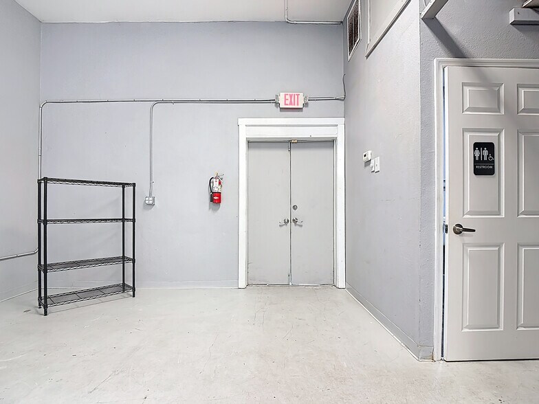 More Photos Of 390 N Bridge St, LaBelle Storefront Retail Office For Sale