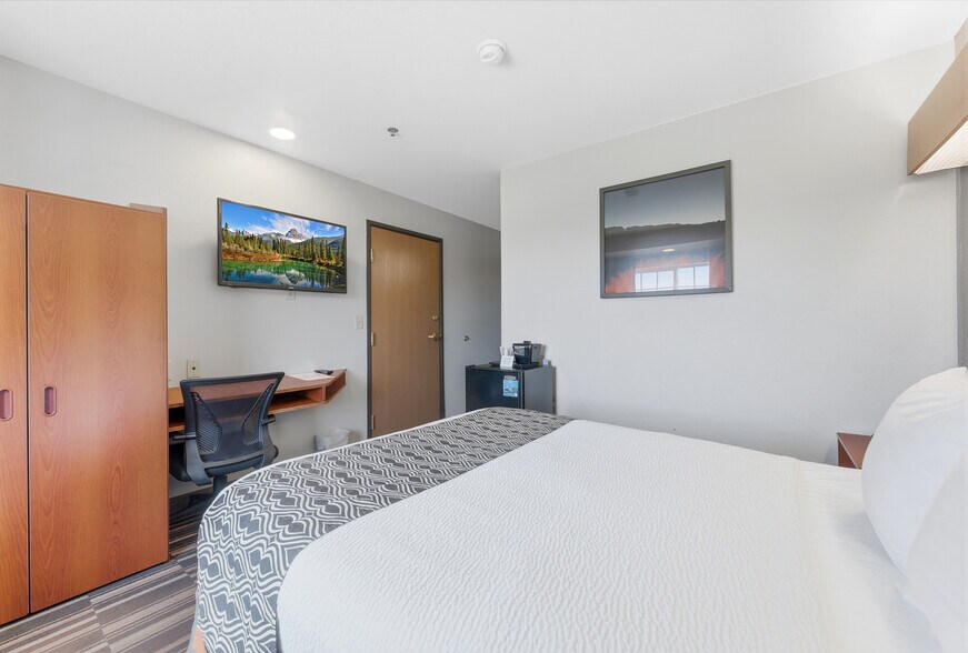 More Photos Of 15 Lawless Rd, Morgantown Hotel For Sale