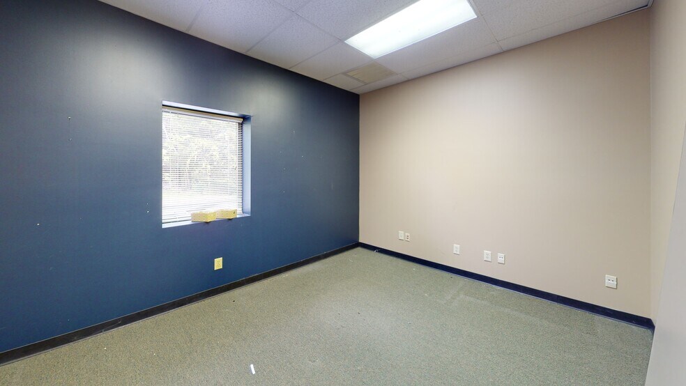 More Photos Of 950 Starvue Dr NW, Cleveland Office For Sale