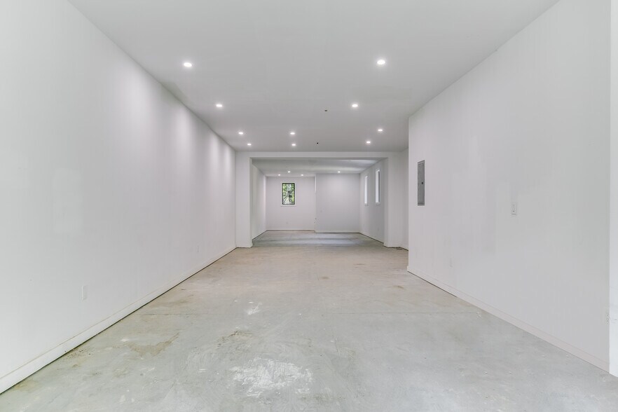 More Photos Of 534 Court St, Brooklyn General Retail For Lease
