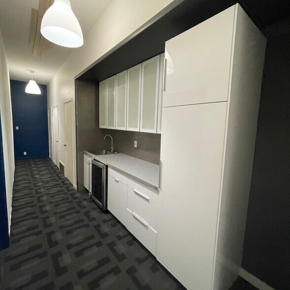 More Photos Of 12-20 N San Mateo Dr, San Mateo Medical For Lease