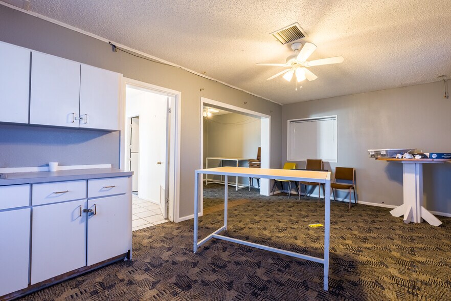 More Photos Of 1809 34th St, Lubbock Religious Facility For Sale