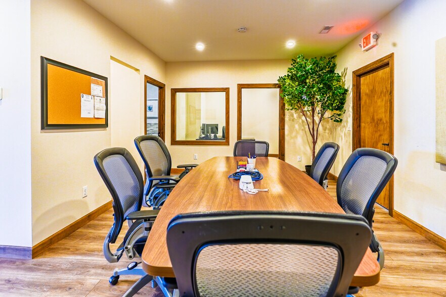 More Photos Of 430 Commerce Ln, West Berlin Showroom For Sale