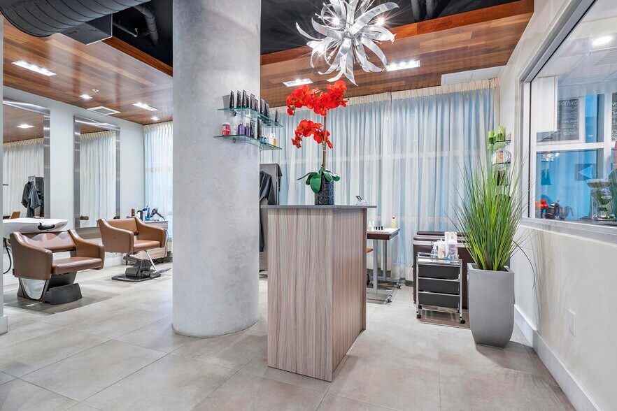 More Photos Of 20900 NE 30th Ave, Aventura Office Residential For Lease