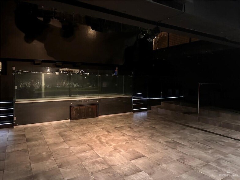 More Photos Of 200 S 17th St, McAllen Bar For Sale