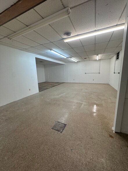 More Photos Of 2707 Wilmington Pike, Kettering Storefront Retail Office For Lease