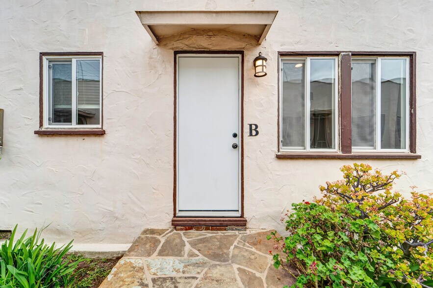 More Photos Of 2122 20th St, Santa Monica Apartments For Sale