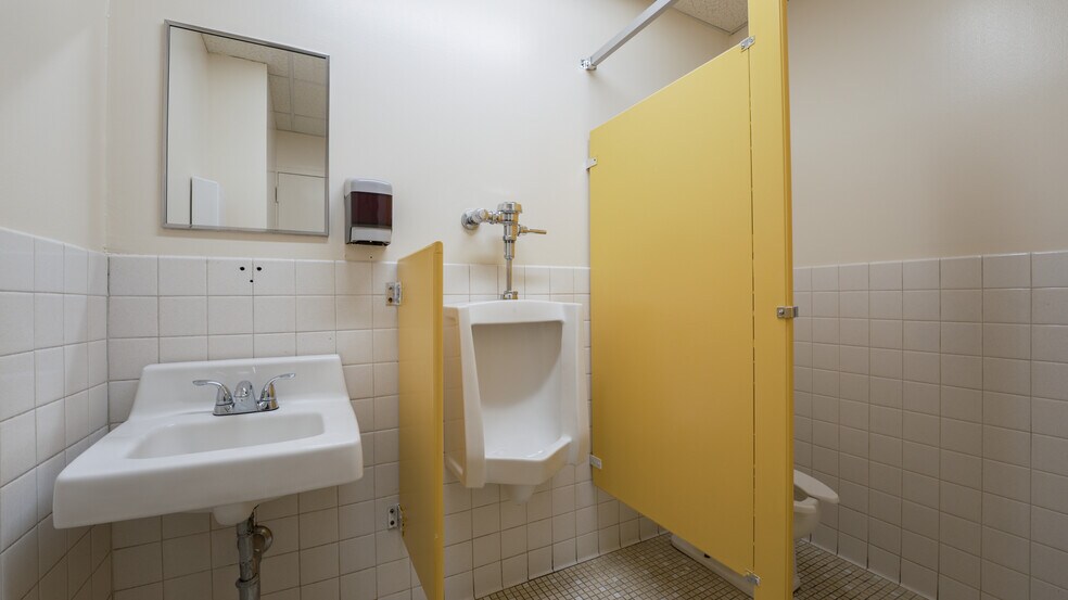 More Photos Of 5847 Francis Lewis Blvd, Oakland Gardens Medical For Sale