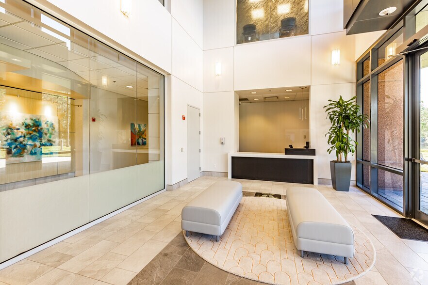 More Photos Of 2300 Discovery Dr, Orlando Office For Lease