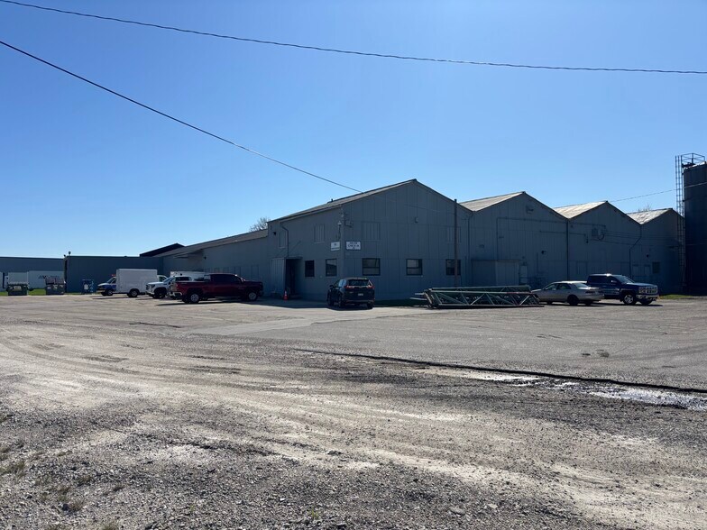 Primary Photo Of 3020 W Prospect Ave, Appleton Industrial For Lease