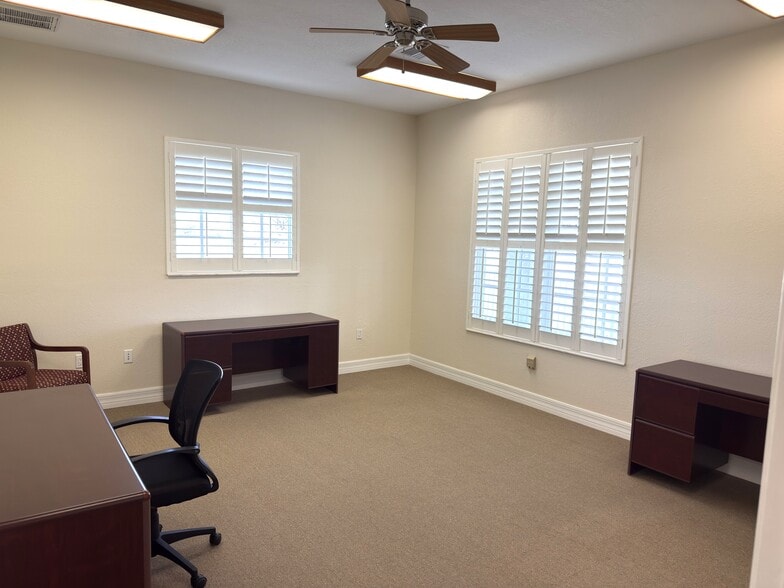 More Photos Of 8379 Gasparilla Rd, Port Charlotte Office For Sale