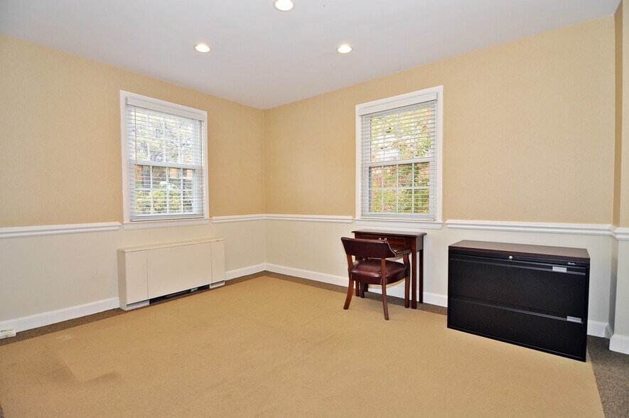More Photos Of 210 Little Falls St, Falls Church Office For Sale