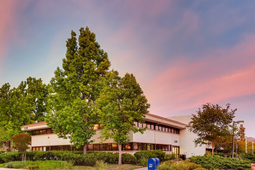 More Photos Of 1220 La Venta Dr, Westlake Village Medical For Lease