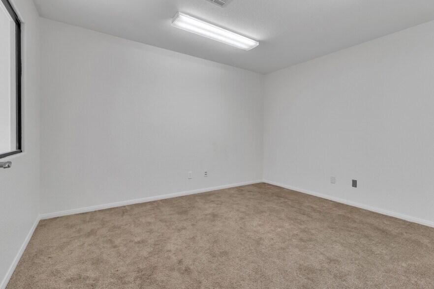 More Photos Of 1338 D St, Ramona Office For Sale