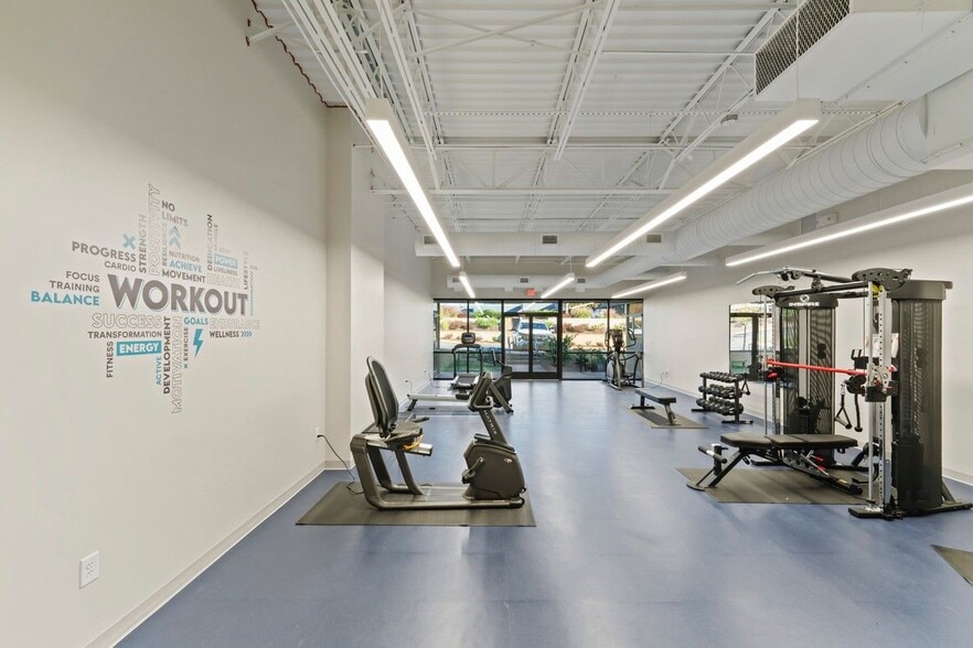 More Photos Of 7500 E Independence Blvd, Charlotte Unknown For Lease