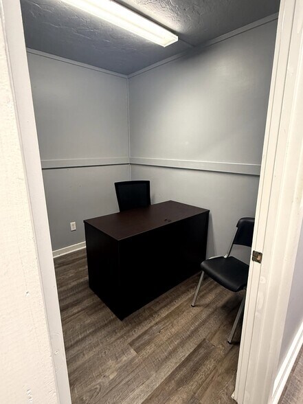 More Photos Of 670 Spur 156, Waskom Office For Lease