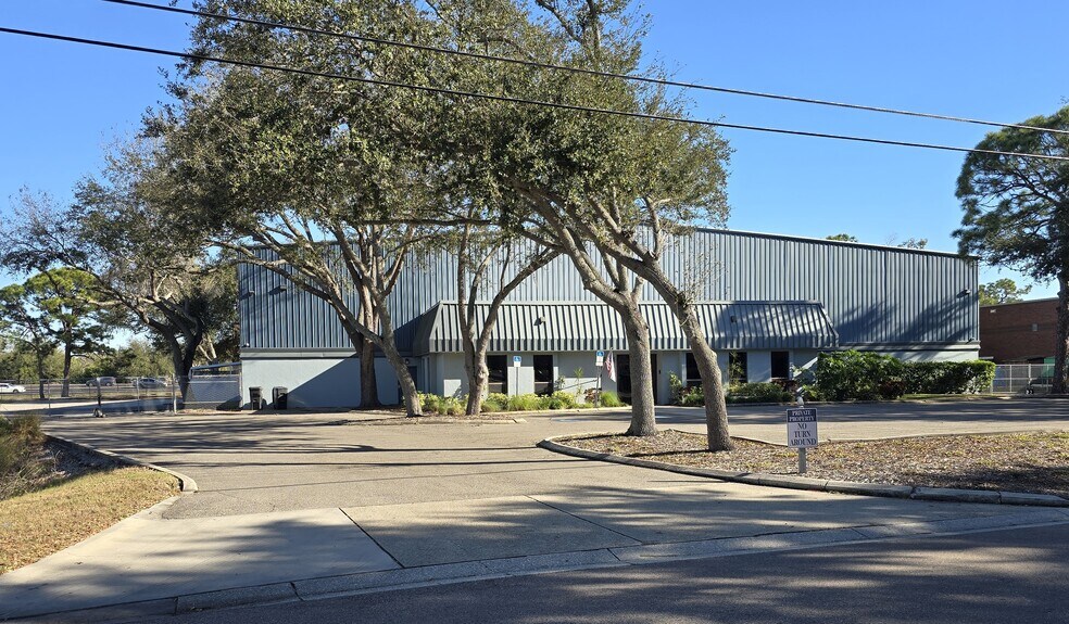 More Photos Of 6464 Parkland Dr, Sarasota Warehouse For Lease