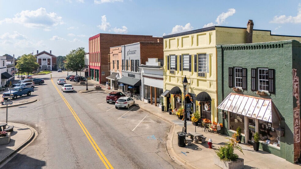 More Photos Of 303 Main St, Edgefield Storefront Retail Office For Sale
