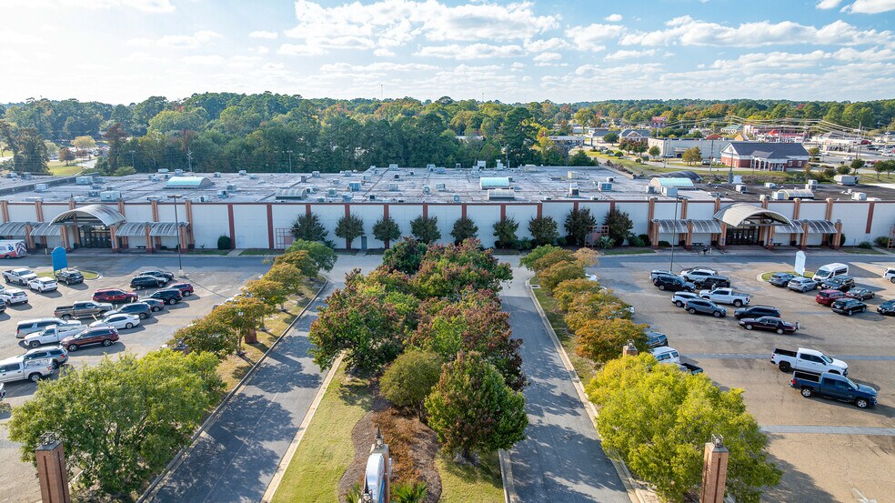 More Photos Of 102 Thomas Rd, West Monroe Medical For Sale