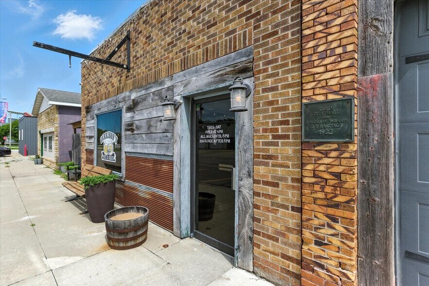 More Photos Of 501-503 Iowa Ave, Essex Storefront Retail Residential For Sale