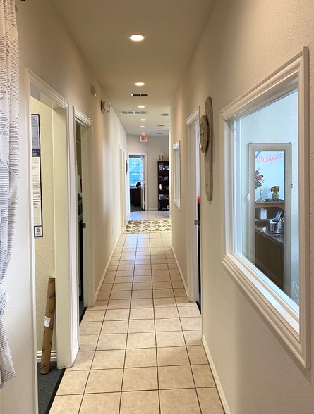 More Photos Of 1206 Bent Oaks Ct, Denton Medical For Lease