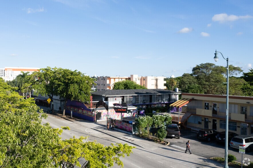 More Photos Of 2340 SW 8th St, Miami Hotel For Lease
