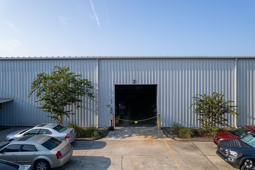 More Photos Of 6940 Stuart Ave, Jacksonville Warehouse For Lease